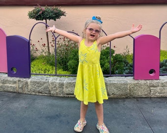 Joy - Inside Out - Disney Bounding - Pixar - Ärmlös barnklänning