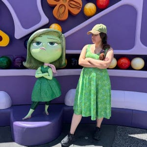 Disgust - Inside Out - Disney Bounding - Cosplay - Women&#39;s Midi Dress with Pockets
