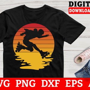 Peut inclure: Un t-shirt noir avec une silhouette d'une personne faisant du roller devant un coucher de soleil. Le design est de style rétro avec un dégradé d'orange, de jaune et de rouge.