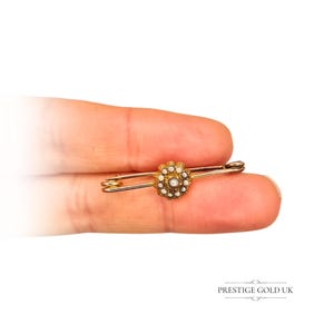 9ct Gold Antique Brooch with Seed Pearls,  9 375 Hallmarked, 33mm x 8mm, Delicate Flower design, Ideal  Gift