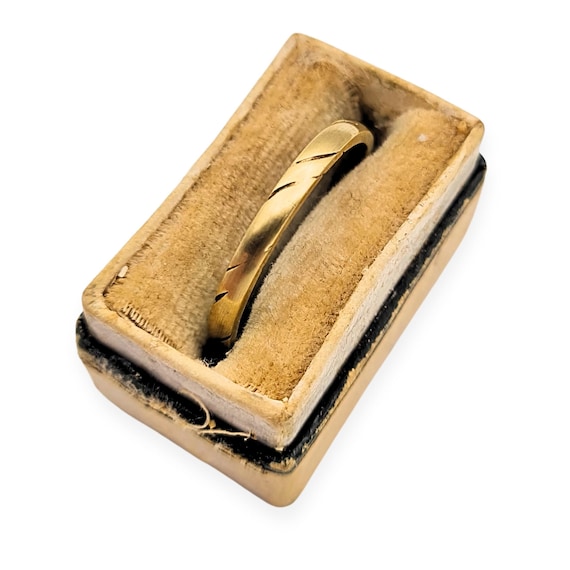 9ct Gold Stacking Ring, Narrow Bark Pattern Band,… - image 3