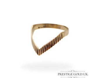 Clearance Item  9ct Gold Wishbone Ring, Ribbed Chevron Design, Fully Hallmarked London 1986, UK O US 7 Euro 55, Delicate Stacking Ring
