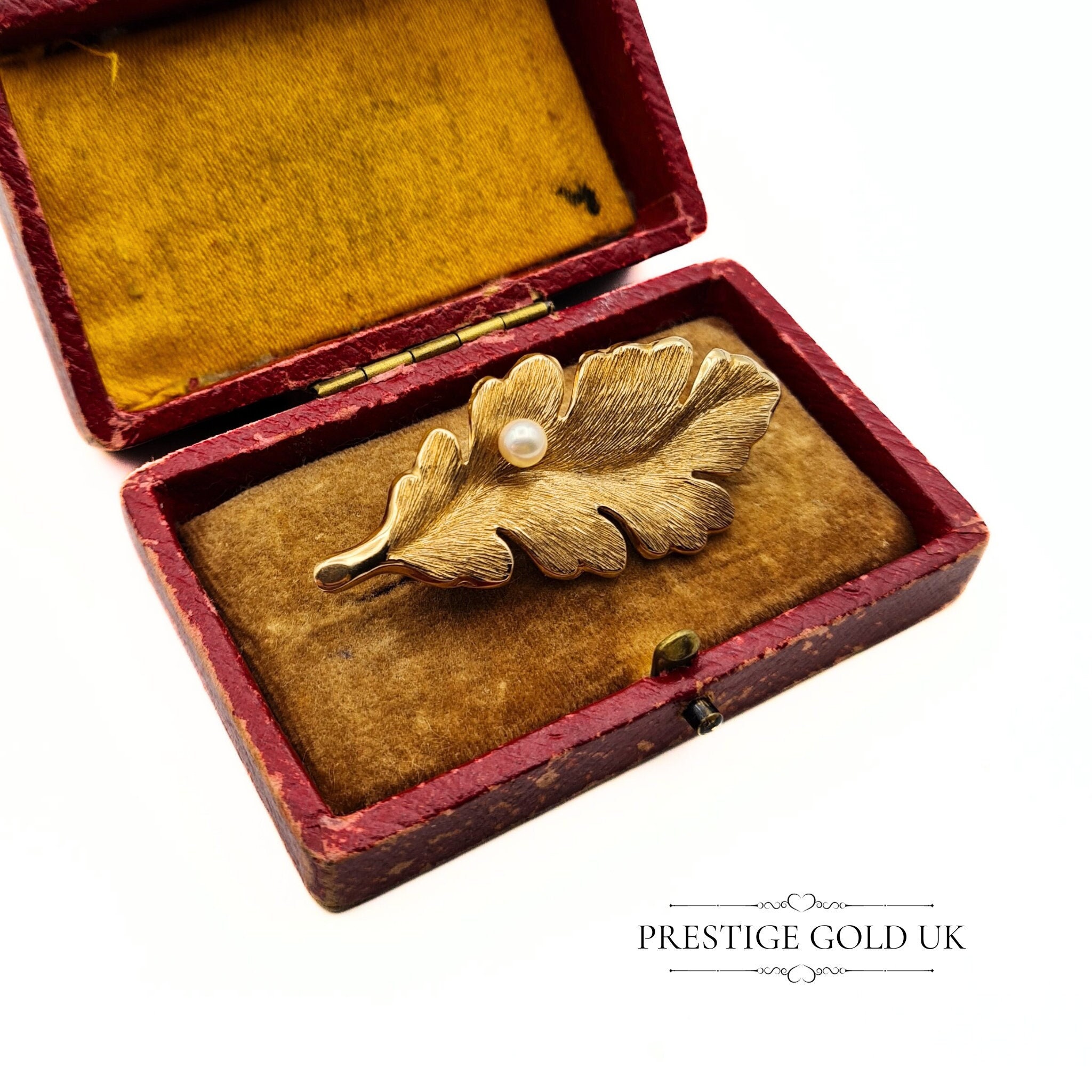 Oak on sale leaf brooch