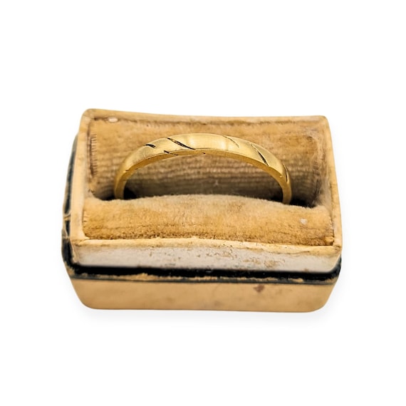 9ct Gold Stacking Ring, Narrow Bark Pattern Band,… - image 10