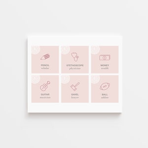 Puede incluir: Una tarjeta blanca con seis cuadrados rosas, cada uno con un dibujo lineal de un objeto y una palabra que describe la profesión del objeto. Los objetos son un lápiz, un estetoscopio, dinero, una guitarra, un mazo y una pelota de fútbol.
