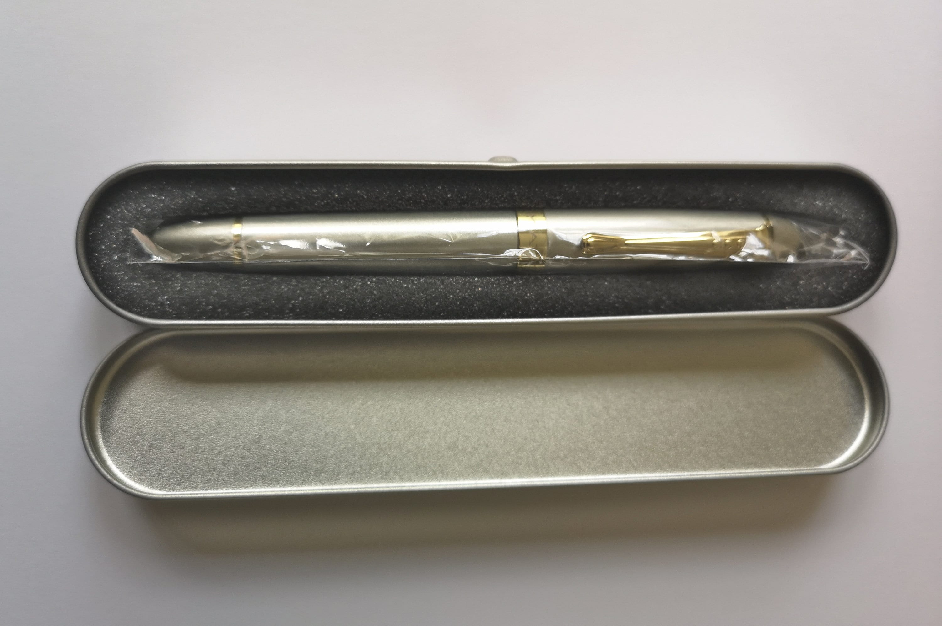 Fountain Pen Set, Medium Iridium Point Gold Nib. Heavy Metal
