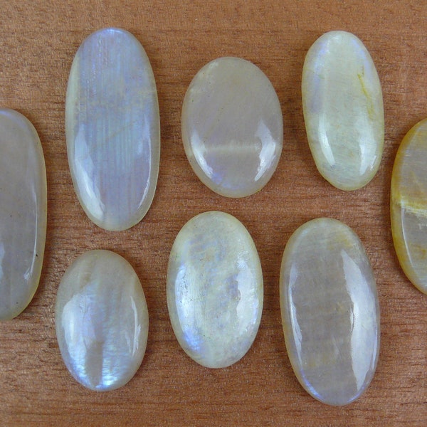 Cremefarbene Mondstein Cabochons || Oval