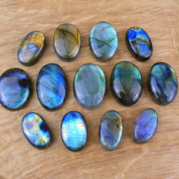 Pierres précieuses labradorites / Cabochons || ovale