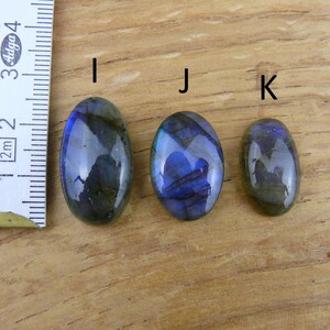 Cabochon de labradorite bleue ovale image 6