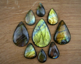 Goldener / Gelber / Grüner Labradorit Cabochons || Teardrop / Tropfen / Birnen-Form