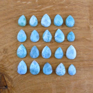 Små Larimar-ädelstenar || Cabochoner || Tårdroppar || ca 9-15 mm