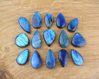 Blauer Labradorit Cabochons / Labradorit Edelsteine || Tropfen-Form / Teardrop