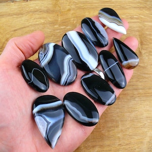 Onyx rubané / Agate noire || Cabochons de pierres précieuses || Ovale, goutte, rond, carré, autres formes