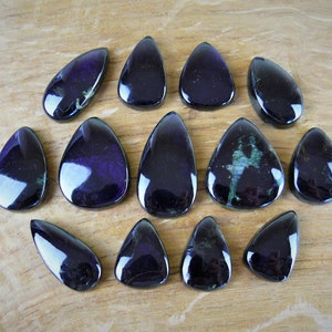 Purpuriet cabochons || Traan- / druppel- / peervorm