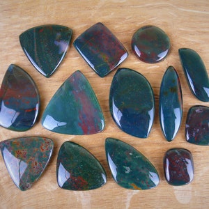Heliotrop Cabochons / Blutjaspis || Verschiedene Formen