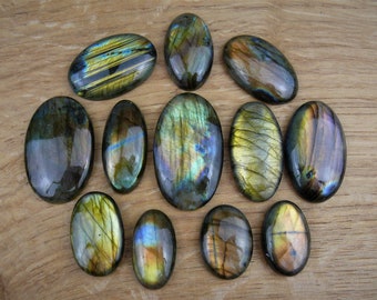 Gelber / Goldener / Grüner Labradorit Cabochons || Oval