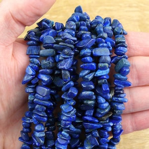 Lapislazuli-flisor/flisor || ca 230–250 flisor || Sträng av blå ädelstenspärlor