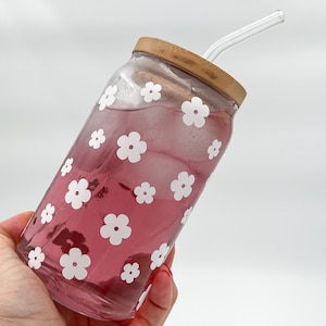 RETRO DAISY CUP | 16oz Glass Tumbler | Cup with Lid & Glass Straw | Iced Coffee Cup | Flower Glassware | Gift For Her | Boho | Cute