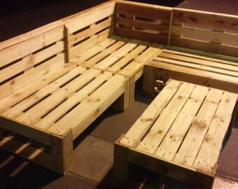 pix Wooden Pallet Corner Bench pallet furniture etsy