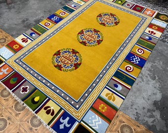 Handgefertigter Tibetischer Wollteppich, Geometrischer Teppich, Beige Gelb