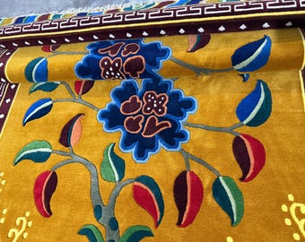 Gelber Blumenmedaillon tibetischer Wollteppich - Handgefertigter Geometrischer Teppich in Sondergrößen.