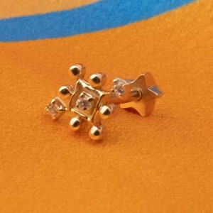 Solid Gold Vintage Style Cartilage Earring, Art Deco Piercing Stud , Tragus Earring, Flat Screw Back Helix Earring