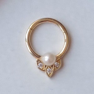 14k Cartilage Hoop Pearl Piercing, Minimalist Round Tragus Piercing, Stud Piercing, Dainty Pearl Piercing, Round Tragus Piercing