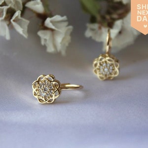 14k Gold Leverback Earrings, Round Geometric Solitaire Earrings, Women’s Yellow Gold Earrings