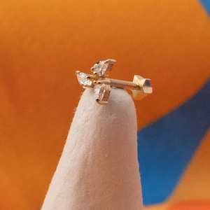 14K Solid Gold 3 leaft piercing, Piercing, Stud Piercing, Stud Ear Piercing, Cz Piercings, Gift For Her, Cartilage Earring, 3 leaf piercing
