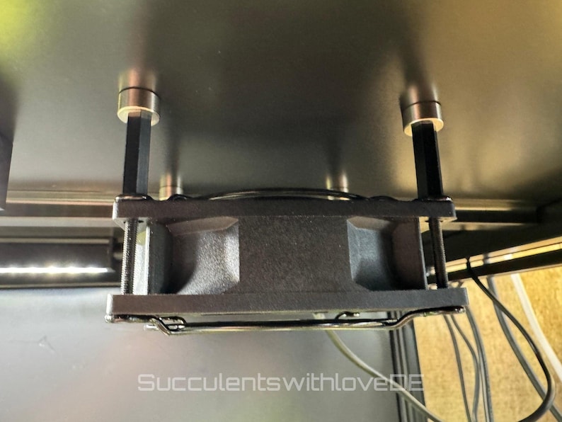 Magnetische Halterung für USB-Lüfter z.B. IKEA Gewächshausschrank