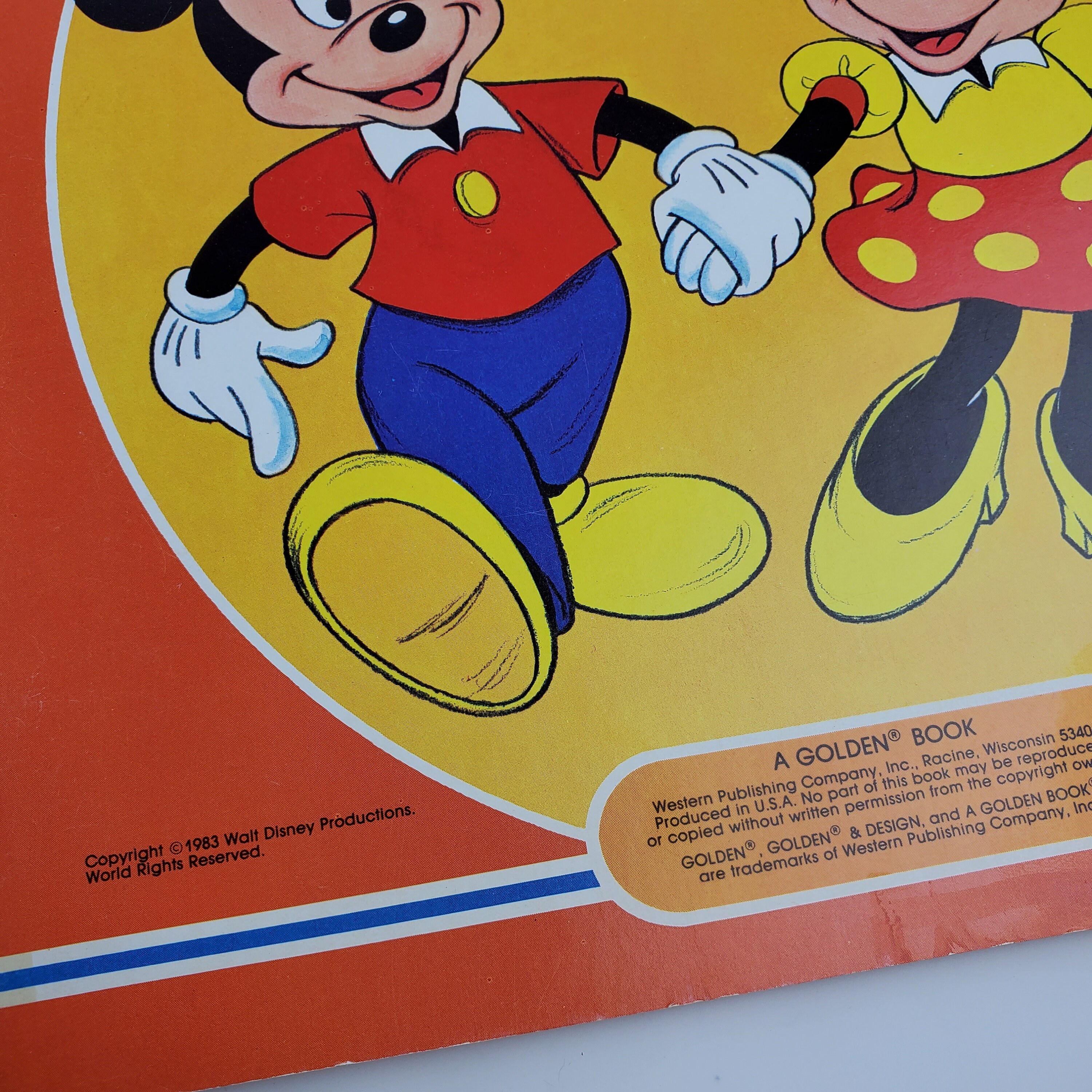 Mint Uncut 1983 Walt Disney Mickey & Minnie Mouse Paper Doll Book