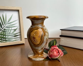 10インチの美しいグリーンの大理石の花瓶：ご自宅やオフィスの装飾に