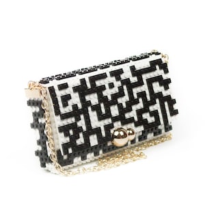Cartera cuadrada  con dibujo de un labertinto en blanco y negro - Cambia su dibujo cuando quieras -  Bloques tipo Lego de alta calidad