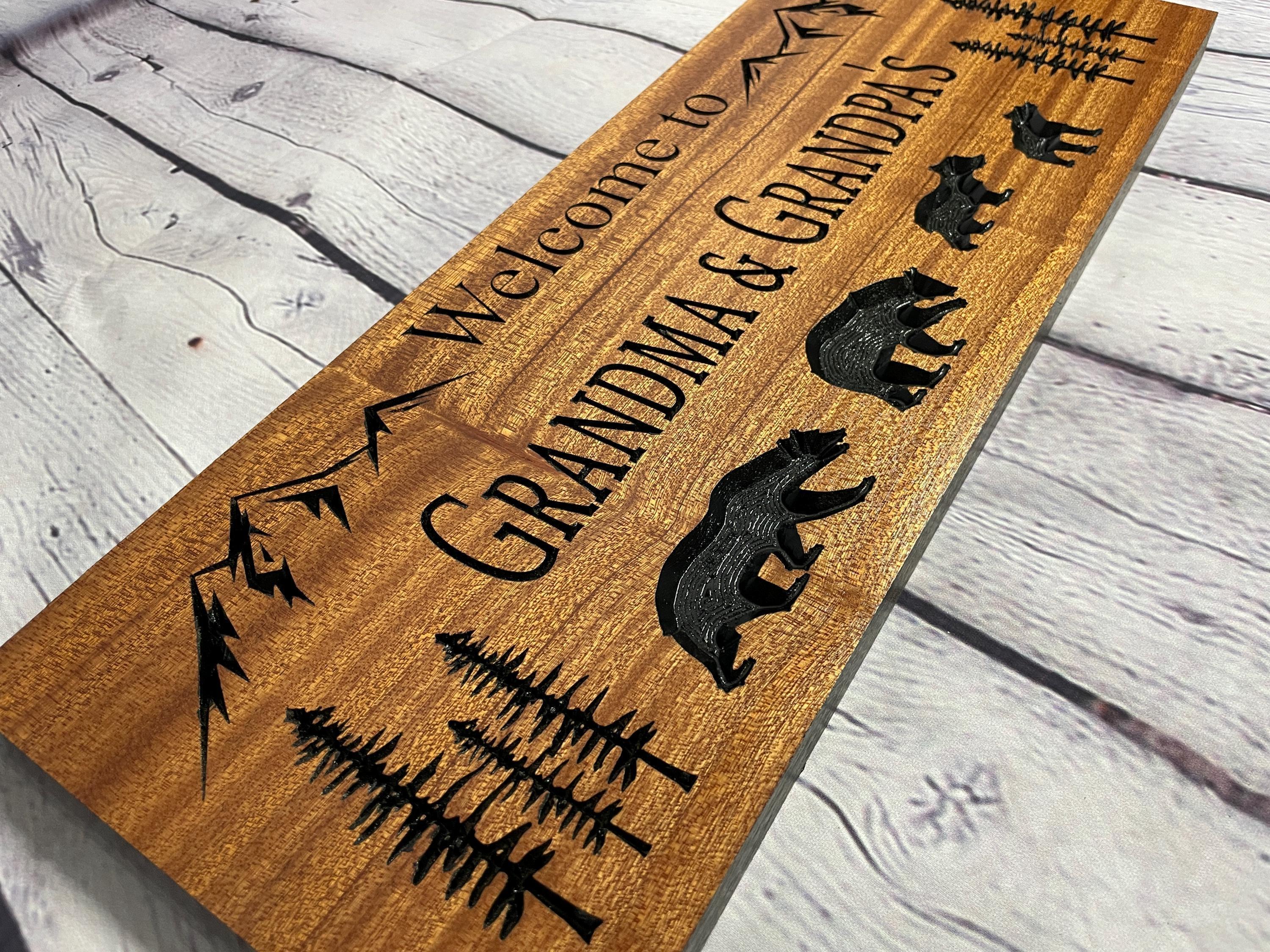 Personalized Wooden Welcome Sign: Carved Bear & Pine Tree Cabin Decor