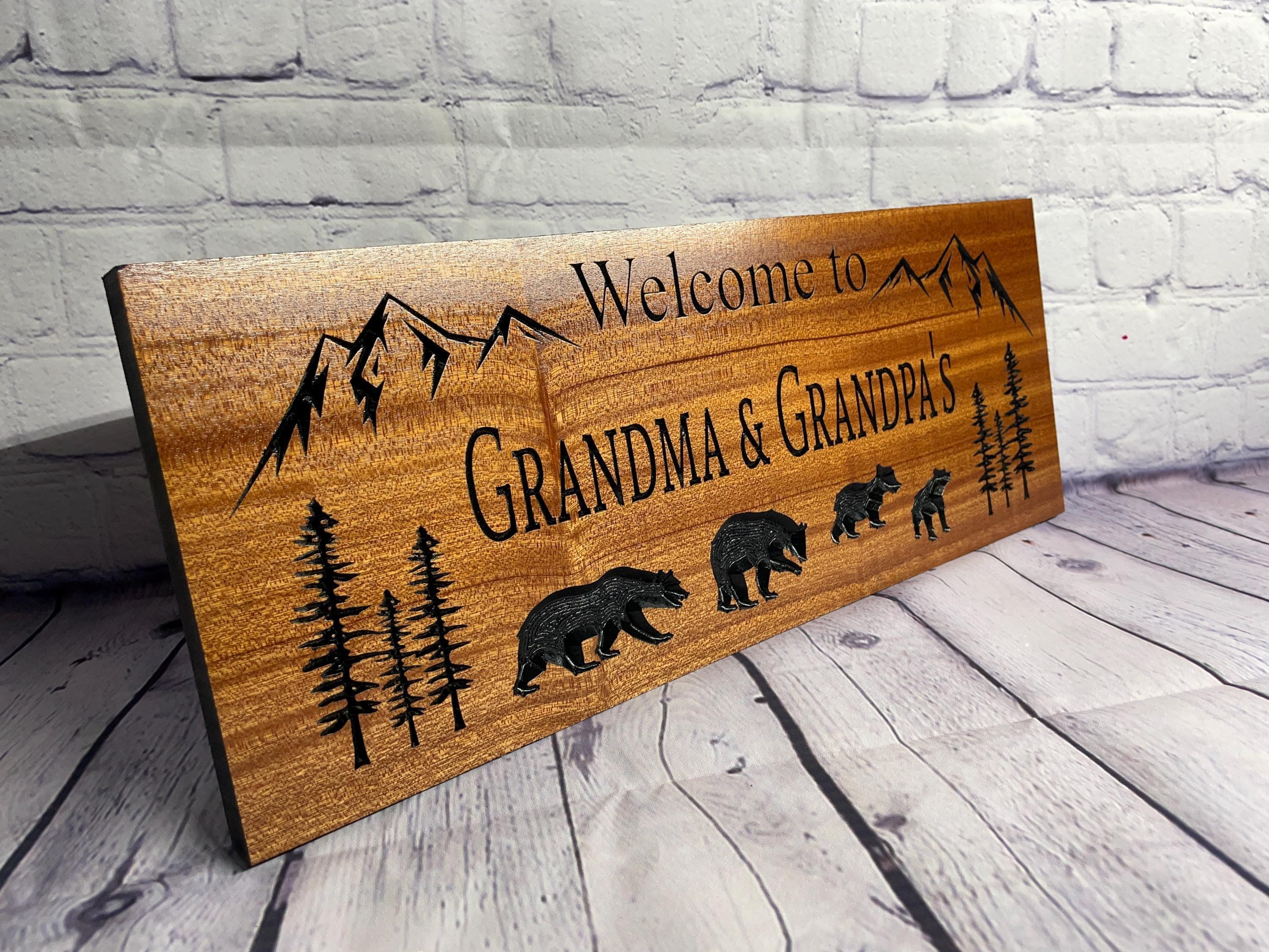 Personalized Wooden Welcome Sign: Carved Bear & Pine Tree Cabin Decor