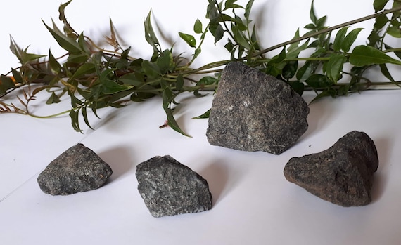 Iman natural rodados Magnetita una piedra de hierro Lodestone25-30 mm 