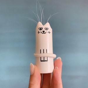 Tiny Vase for Cat Whiskers / Cat Whiskers Vase / Tiny Cat Vase / Mini Whiskers Vase / Whiskers Keeper / Sheds Whiskers Vase / For Messy Cat