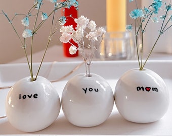 Set of 3 Love You Mom Tiny Vases / Unique gift / Handcrafted vases / Mother's Day Gift / Personalized Gift / Valentine's / Birthday / Xmas