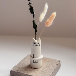 Cat Tiny Modern Vase / Tiny Mini Vase / Cat Lover Gift / Mini Bud Vase / Handmade Small Vase / Handpainted Vase / Dollhouse Miniatures /cute image 1