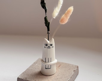 Cat Tiny Modern Vase / Tiny Mini Vase / Cat Lover Gift / Mini Bud Vase / Handmade Small Vase / Handpainted Vase / Whiskers Vase for Cats