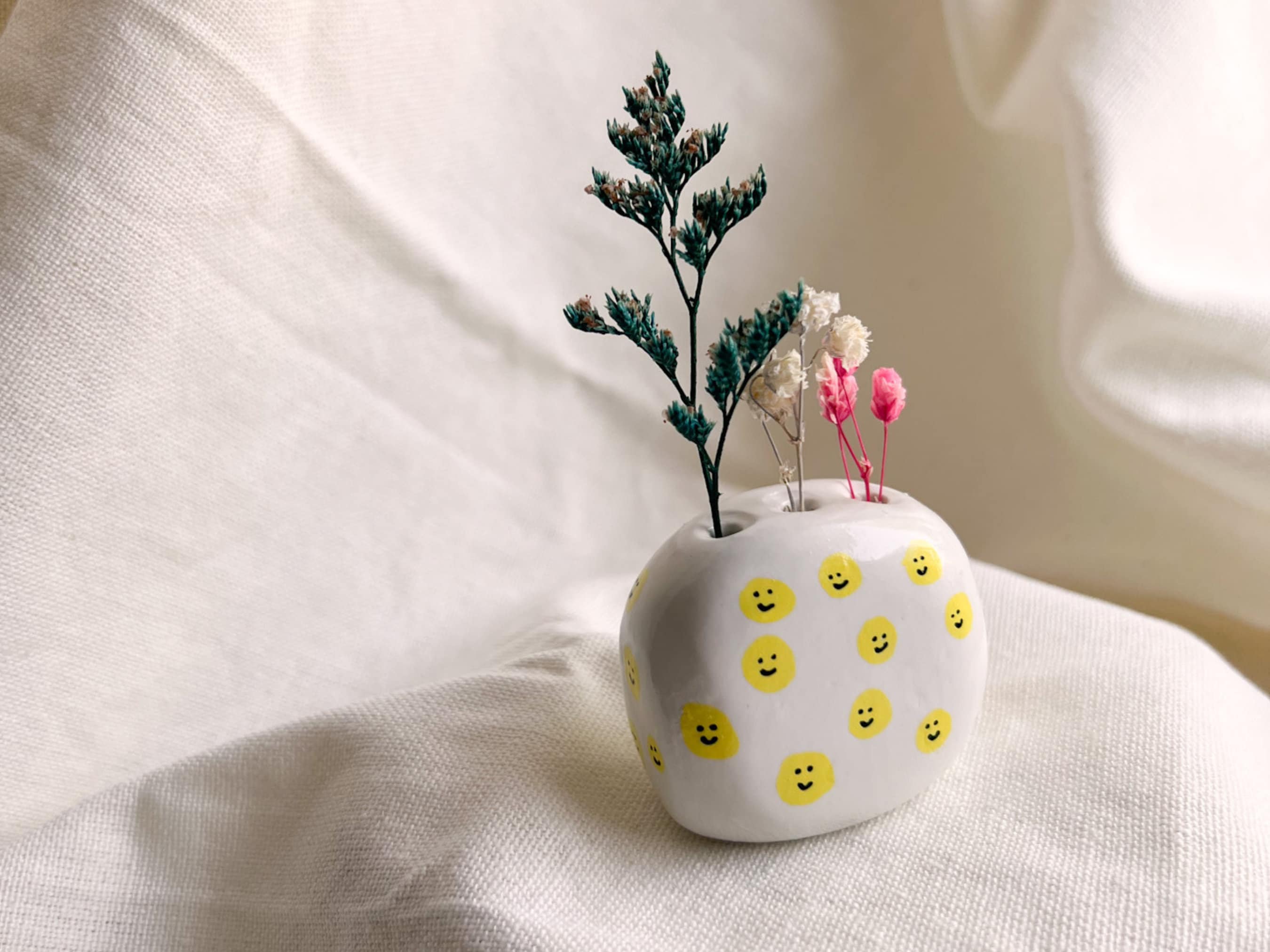 Smiley Face Tiny Vase/Mini Decorative Things With Happy Face Be Happy Gift Funky Home Decor Kawaii Style Modern