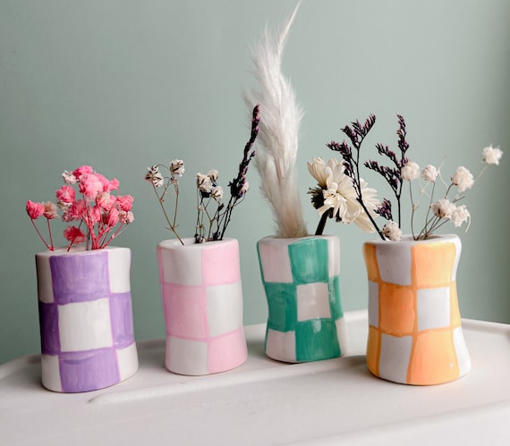 Checkered Tiny Vase / Handpainted Retro Mini Vase / Aesthetic Room Decor / Mini Cute Decor / Unique Gift / Handshaped Vase / Miniature Vase