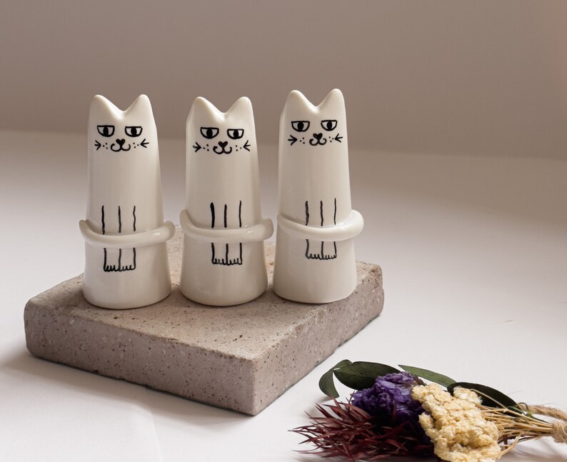 Cat Tiny Modern Vase / Tiny Mini Vase / Cat Lover Gift / Mini Bud Vase / Handmade Small Vase / Handpainted Vase / Dollhouse Miniatures /cute image 4