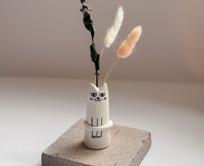 Cat Tiny Modern Vase / Tiny Mini Vase / Cat Lover Gift / Mini Bud Vase / Handmade Small Vase / Handpainted Vase / Dollhouse Miniatures /cute image 1