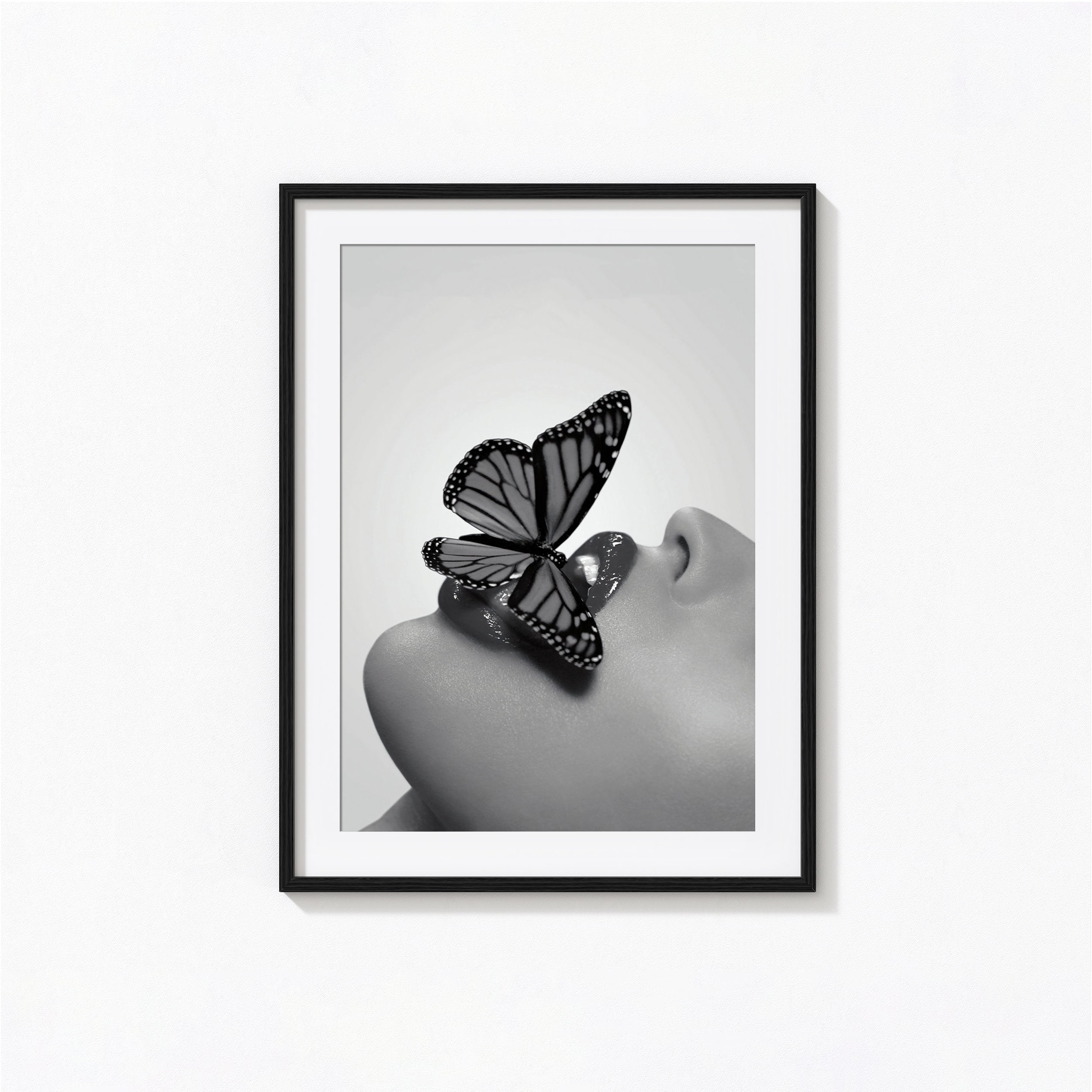 lips louis vuitton 🦋  Black and white picture wall, Picture