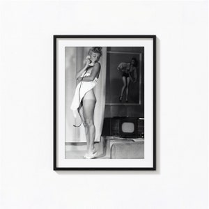 Marilyn Monroe Poster, Naked Marilyn Monroe Bathroom Black and White Wall Art, Vintage Print, Photography Prints, Museum Quality Photo Print