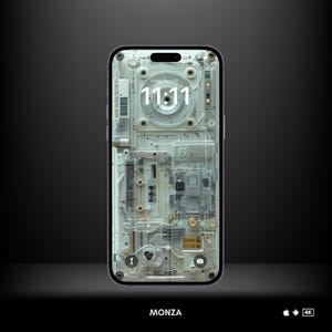 Può includere: Una custodia per telefono trasparente con un design a circuito stampato. La custodia ha un orologio digitale che mostra "11:11" e il testo "Friday, Aug 20". La custodia è etichettata "MONZA" nella parte inferiore.