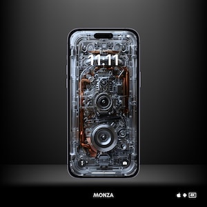Peut inclure: Un smartphone avec un boîtier transparent révélant un design mécanique complexe de rouages et de tuyaux cuivrés. L'écran affiche l'heure 11h11. Le mot "MONZA" est en bas.