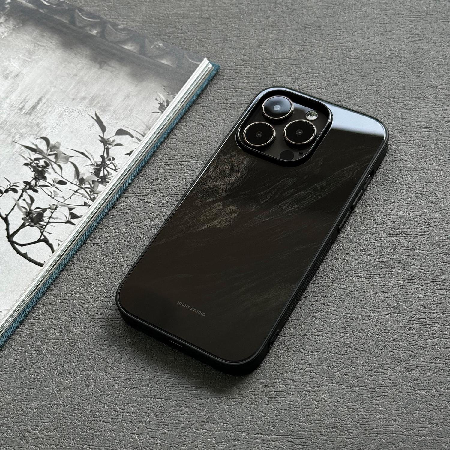 STONE  iPhoneケース ブラック Stone & Ink iPhoneケース – iPhone用高級ガラスカバー | Monza x