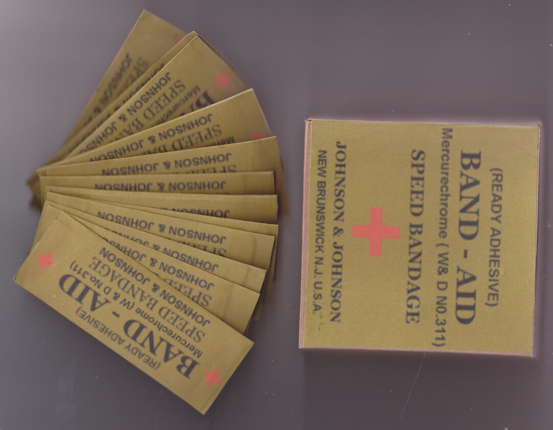REPRODUCTION WW2 Era Band Aid Box With 12 Usable Elastoplasts in Ww2 ...